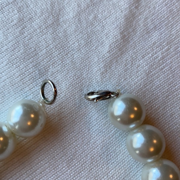 Black and white beads necklaces - Picture 4 of 5